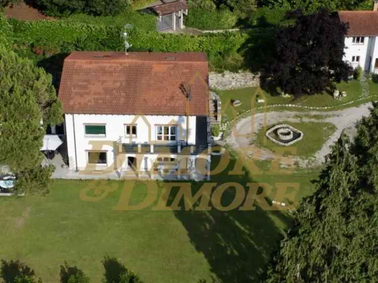 Villa in Vendita a Varese di 480 m² con 16 locali