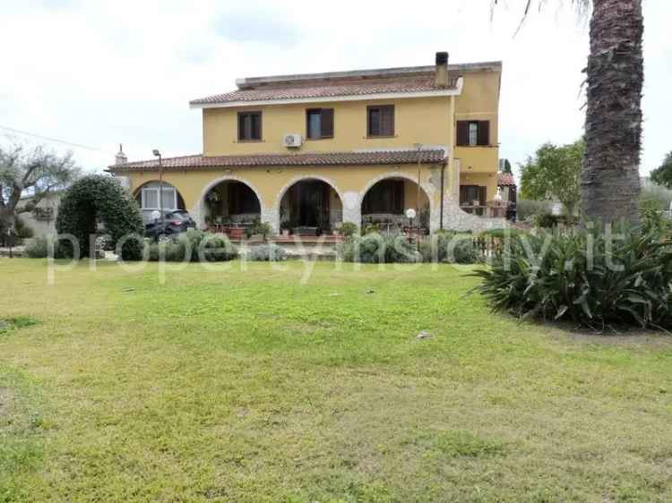 Villa in Via dell'Ostrica 10, Siracusa, 12 locali, 4 bagni, 298 m²