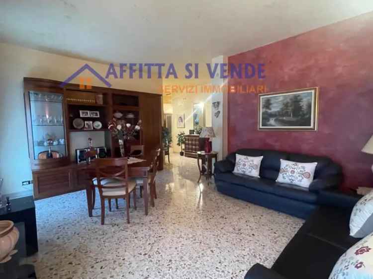 Appartamento in Via Tisia 124, Siracusa, 5 locali, 2 bagni, 140 m²