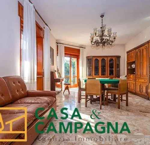 Villa bifamiliare via Po 21, Centro, Vairano Patenora