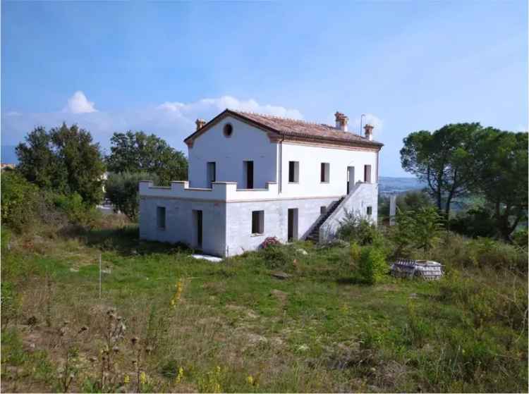 Villa in Via Abbadia, Osimo, 8 locali, 4 bagni, giardino privato