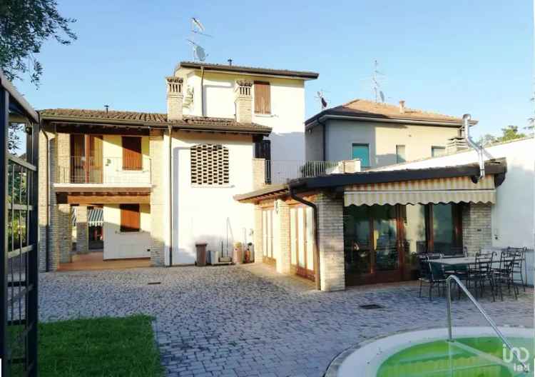 Vendita villa 5 locali di 180 m² in Desenzano del Garda (25015) - 126244 - iad