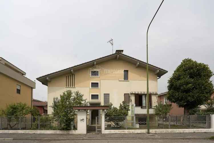 Villa bifamiliare via Argine Panizza, Porta Mosa, Cremona