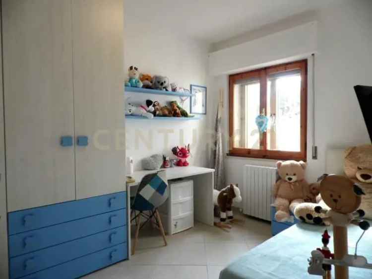 Appartamento in Vendita a Siena di 125 m² con 6 locali