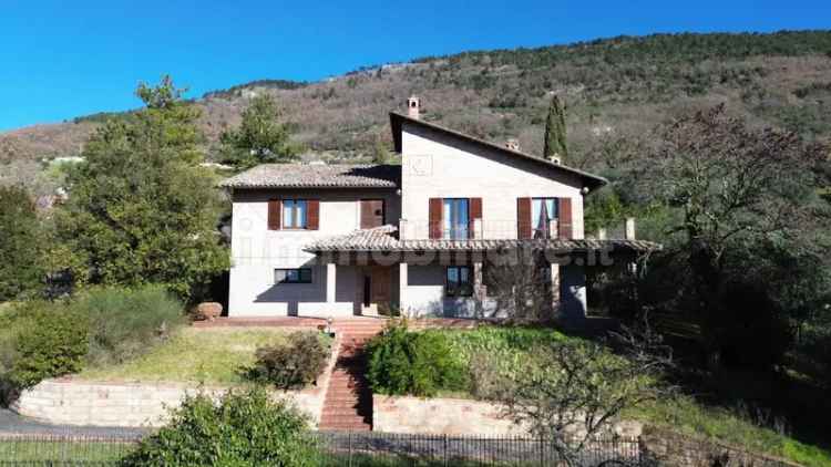 Villa unifamiliare via dei Cappuccini, Centro, Gubbio