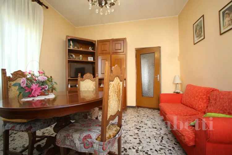 Villa in Via Petrarca, 1, Gallarate (VA)