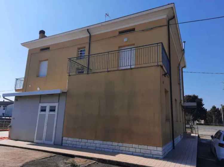 Villa singola in Laerte rolfini, Rimini, 9 locali, 2 bagni, garage