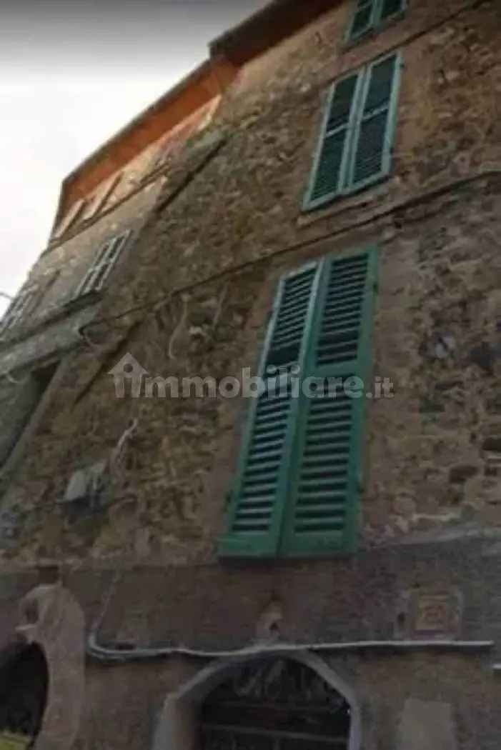 Casa Indipendente da Ristrutturare a Ficulle