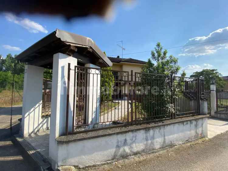 Villa unifamiliare via Vittorio Veneto 34, Centro, Mortara