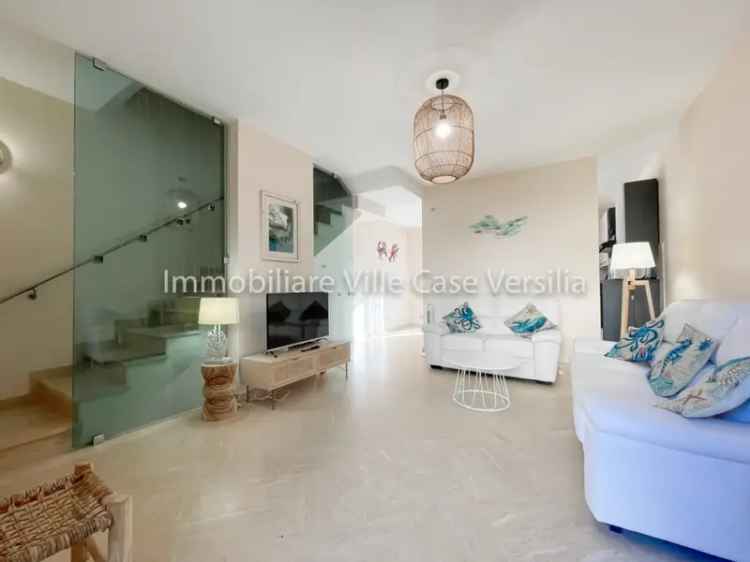 Villa in Via Genova, Viareggio, 6 locali, 3 bagni, giardino privato