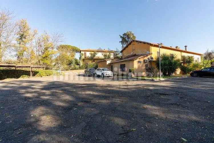 Villa a schiera via di Tor Chiesaccia 40, Castel di Leva, Roma