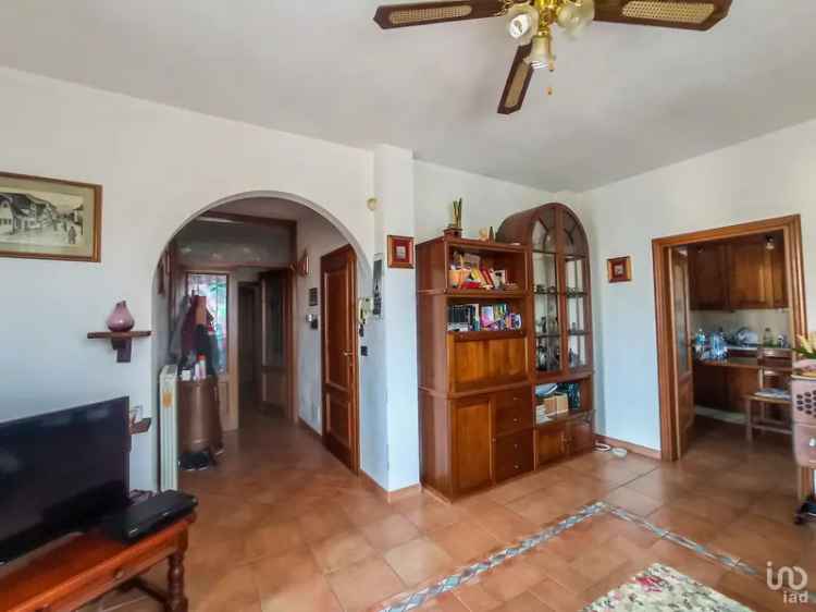 Vendita villa 17 locali di 300 m² in Pian di Sco (52026) - 105081 - iad