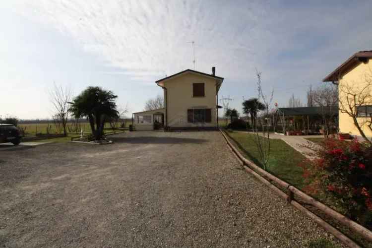 Villa unifamiliare via Nonantolana 1256, Torrazzi, Modena