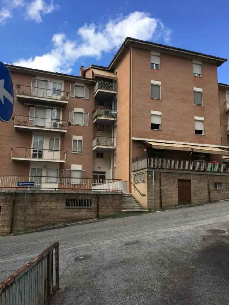 Appartamento via Muzio Oddi 14, Centro, Urbino