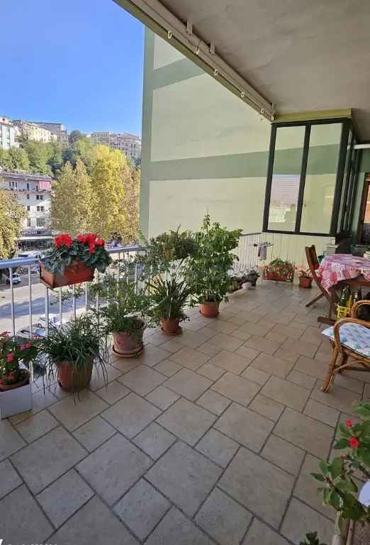 Appartamento in Viale Giuseppe Mazzini 69, Frosinone, 5 locali, 120 m²