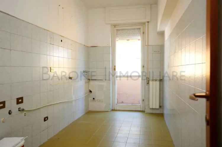 Appartamento in Via tacca, Carrara, 5 locali, 2 bagni, 110 m²