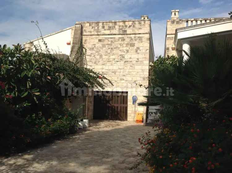 Villa plurifamiliare Strada Statale 379, Ostuni Costa, Ostuni