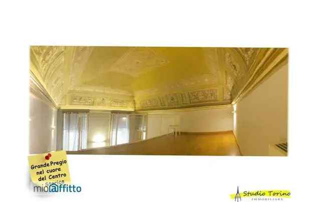 Affitto 5 camera appartamento di 245 m² in Turin