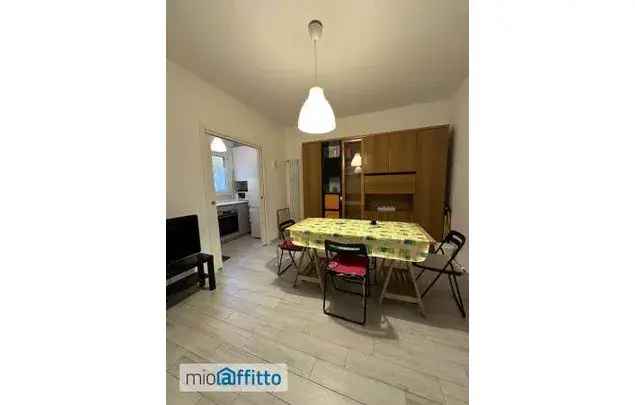 Affitto 2 camera casa di 62 m² in Milan