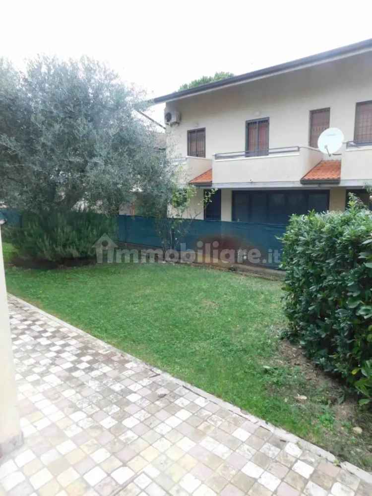 Appartamento in villa via Val di Non, Pinarella, Cervia