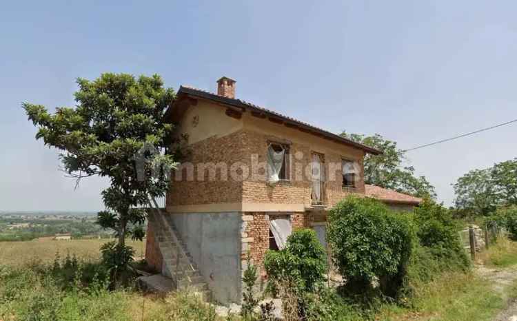 Casa indipendente all'asta Strada Collina Ronzone, 8, Casale Monferrato