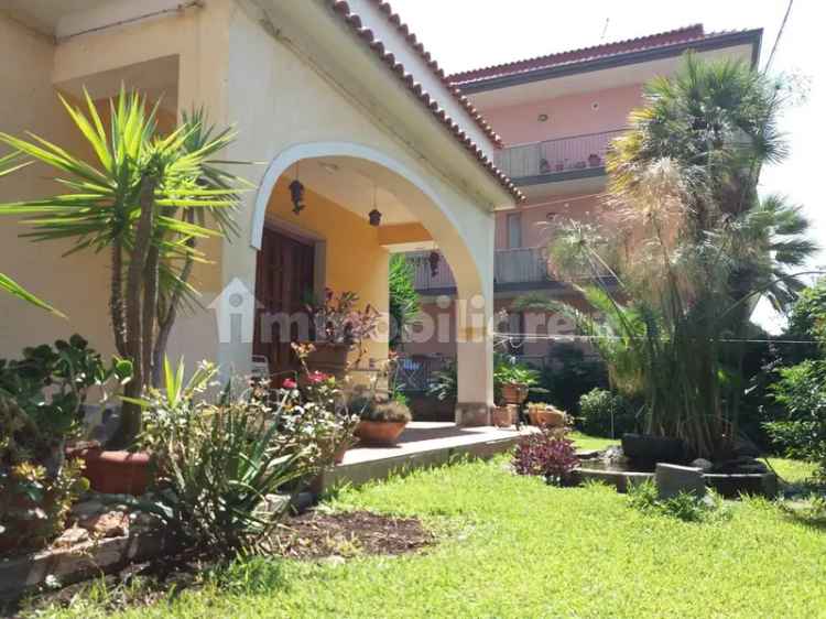 Villa unifamiliare via Badalà 55, Fiumefreddo di Sicilia