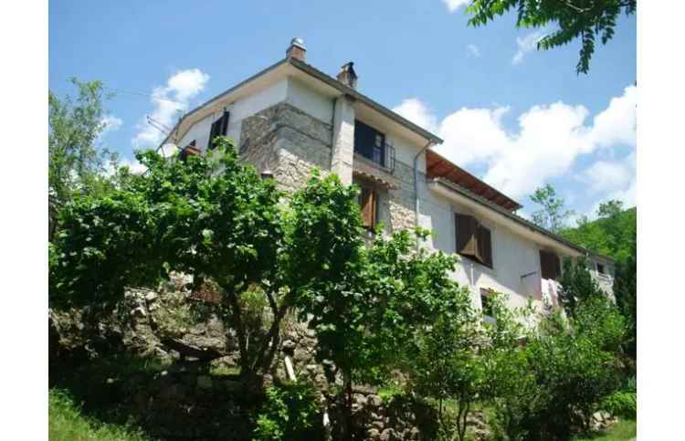 Villa in vendita a San Donato Val di Comino