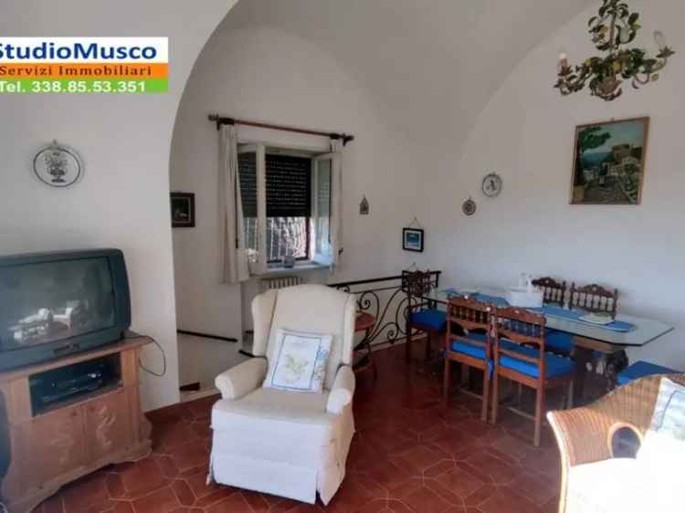 Villa in vendita ad Anacapri via Vecchia del Faro