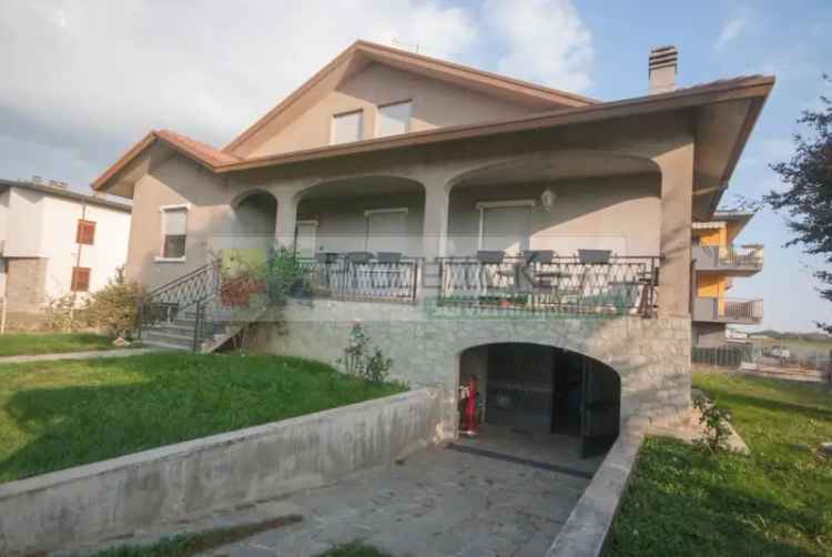 Villa in Via Gorla 31, Mozzate, 5 locali, 2 bagni, giardino privato