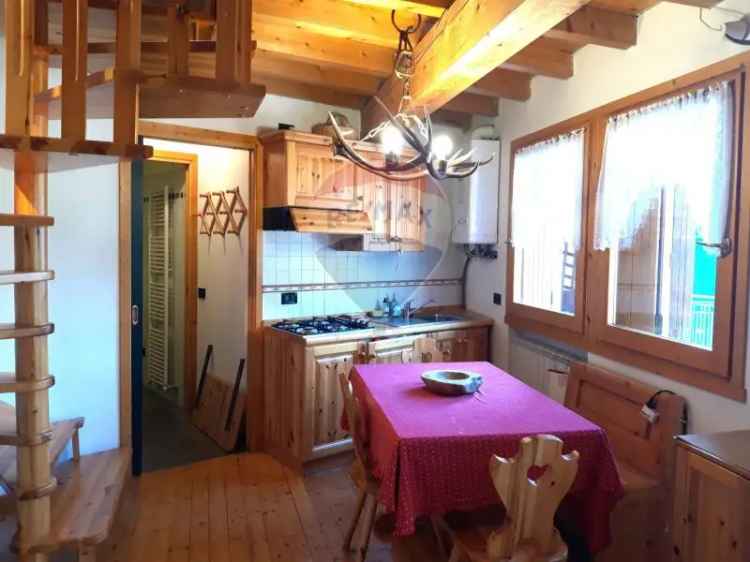 Casa Semindipendente in vendita a Ponte di Legno, Pezzo