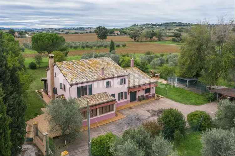 Villa unifamiliare via Croce di Guerro, Monte San Vito