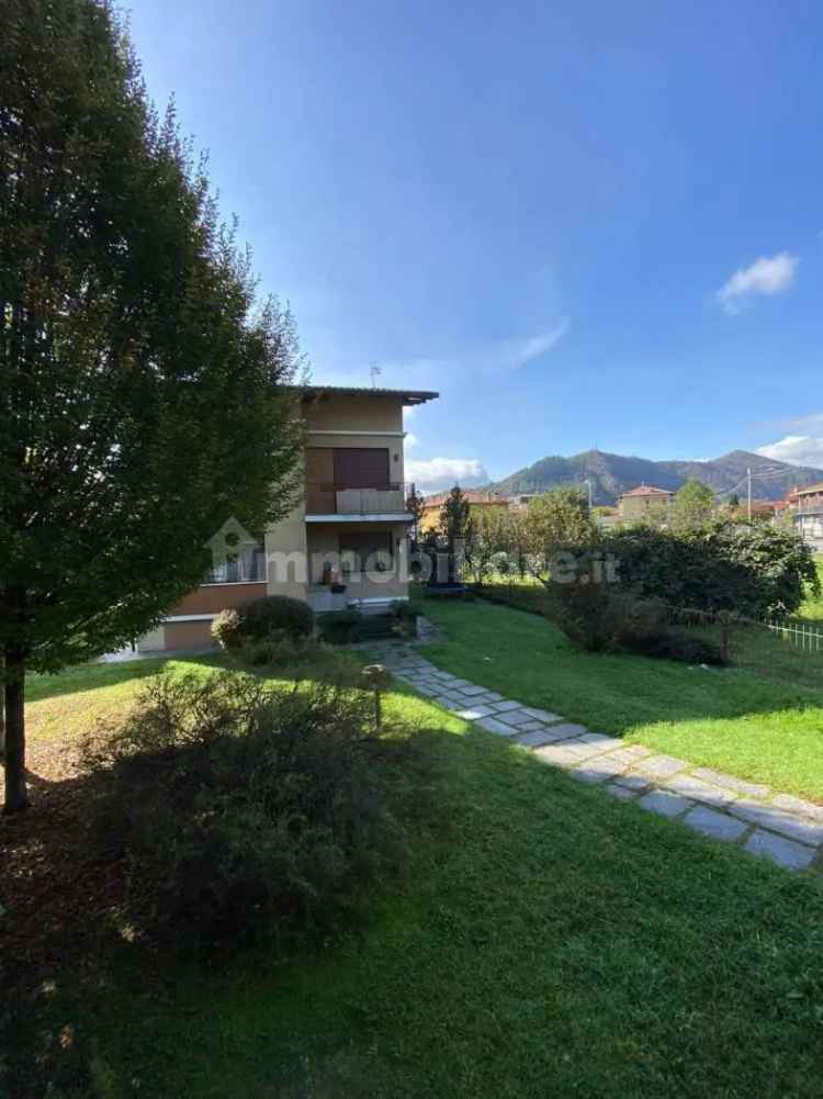 Villa bifamiliare via Valduggia 14, Centro, Borgosesia