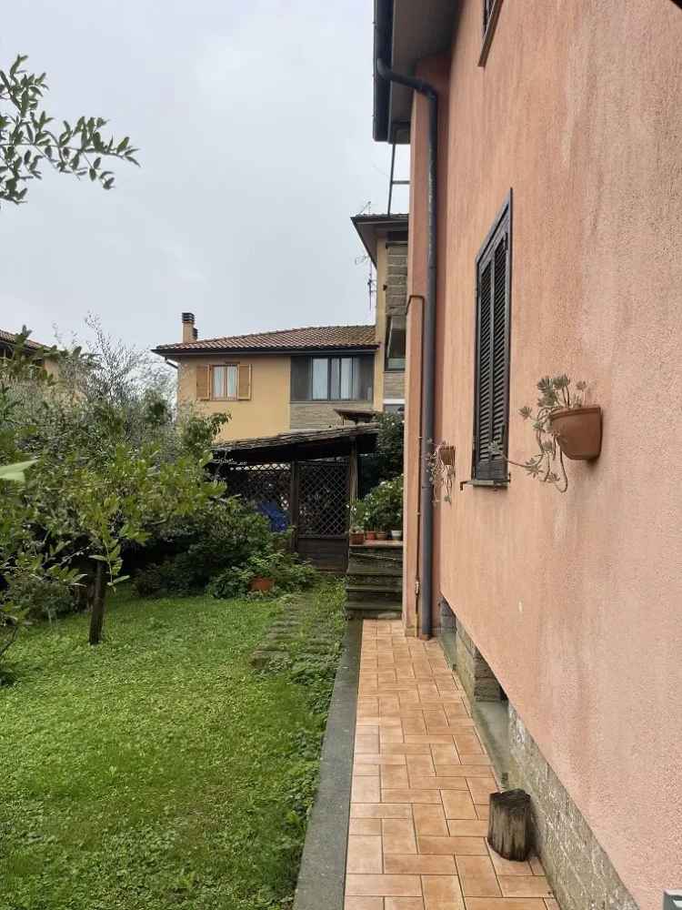 Villa bifamiliare in Via Europa, 00, Oriolo Romano (VT)