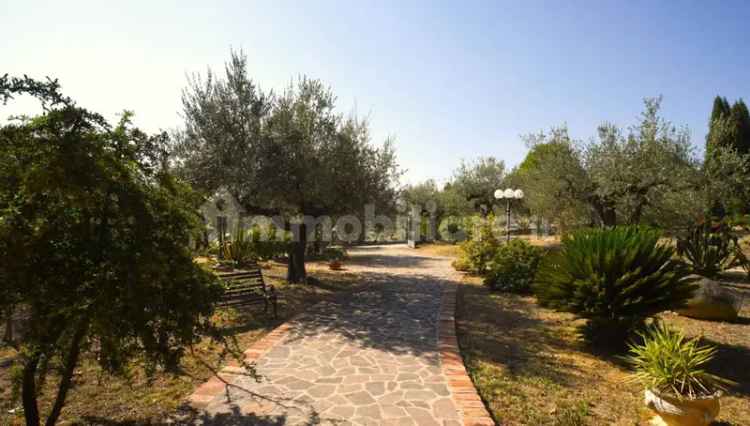 Villa unifamiliare Contrada Vicenne Sud, Pianella