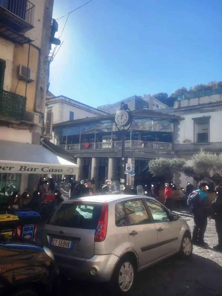 Appartamento in Via Montesanto , 22, Napoli (NA)