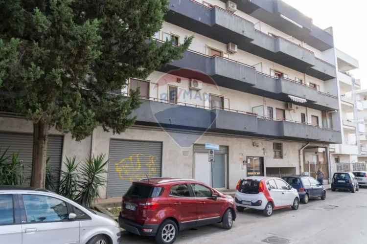 Appartamento in Via Salvatore Quasimodo, Casamassima, 6 locali, 116 m²