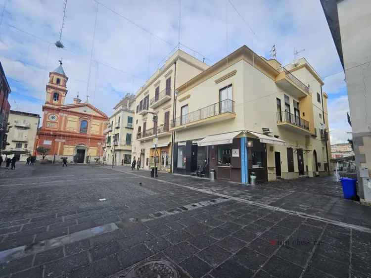 Trilocale Vico San Leonardo, Porto, Pozzuoli