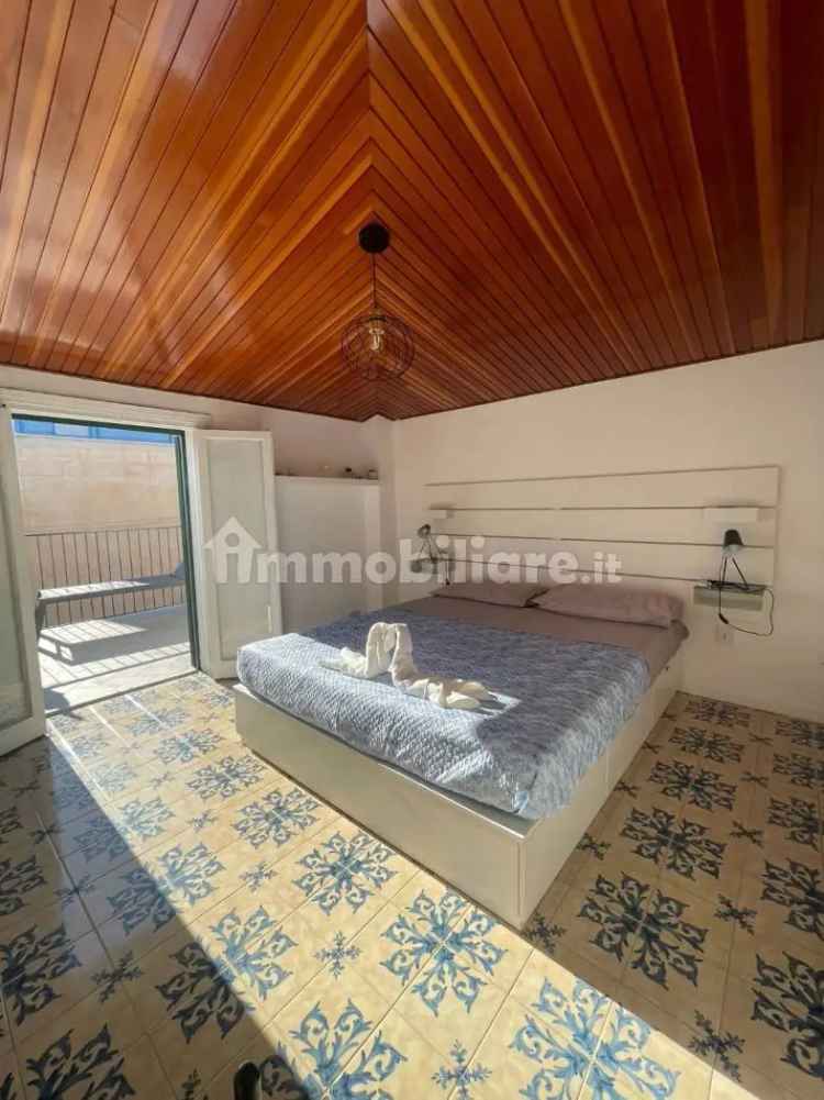 Appartamento in villa via Piano di Gallo 26, Mondello - Valdesi, Palermo