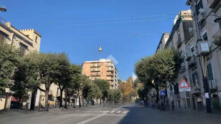 Bilocale corso Amedeo di Savoia 239, Stella - Materdei, Napoli