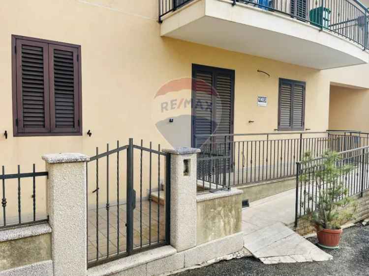 Appartamento in Via Feliciano Rossitto, Giarratana, 7 locali, 1 bagno