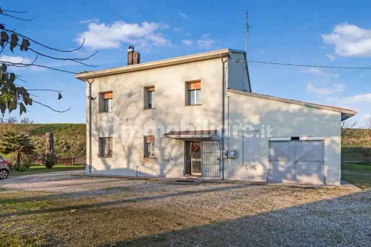 Villa unifamiliare, da ristrutturare, 261 m², Lugo