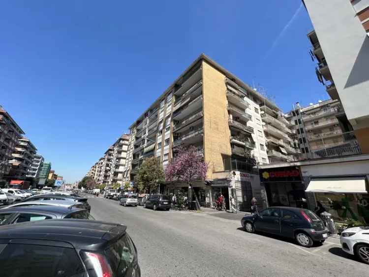 Appartamento in Via Tuscolana, 875, Roma (RM)