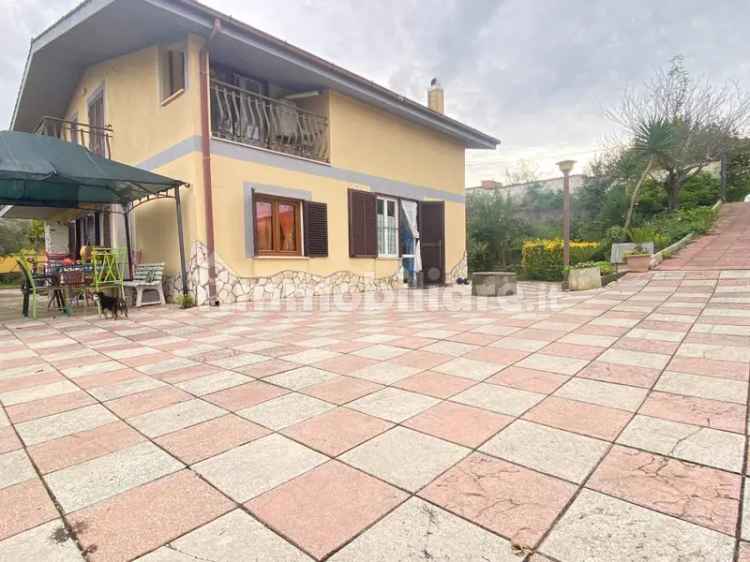 Villa unifamiliare via Monte Pisanino 28, Casalazzara - Torre Bruna, Aprilia