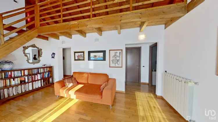 Vendita attico / Mansarda / Loft 8 locali di 153 m² a Mele (16010) - 124842 - iad