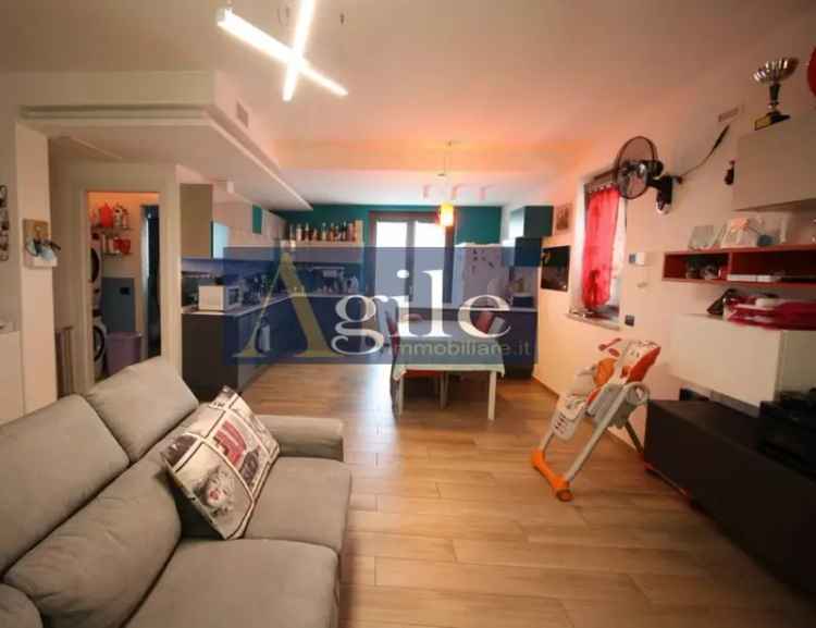 Villa a schiera in Via bologna, Grottammare, 6 locali, 3 bagni, 240 m²