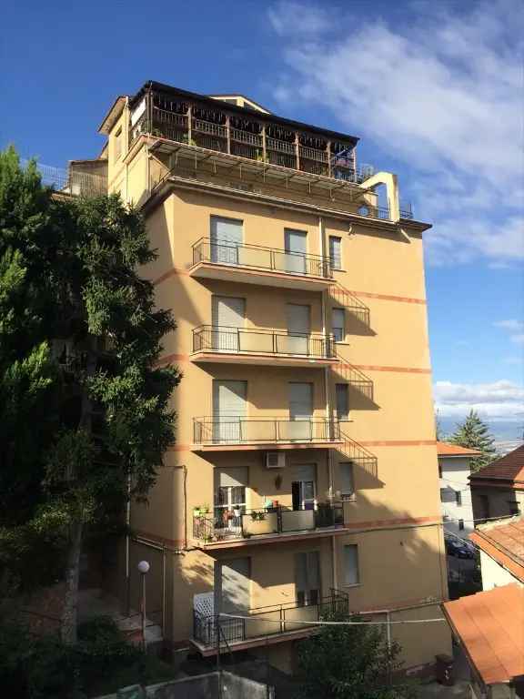 Appartamento in Via Madonna degli Angeli, Chieti, 5 locali, 1 bagno