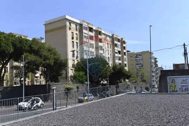 Appartamento in Via Nervesa Della Battaglia, Catania, 7 locali, 138 m²