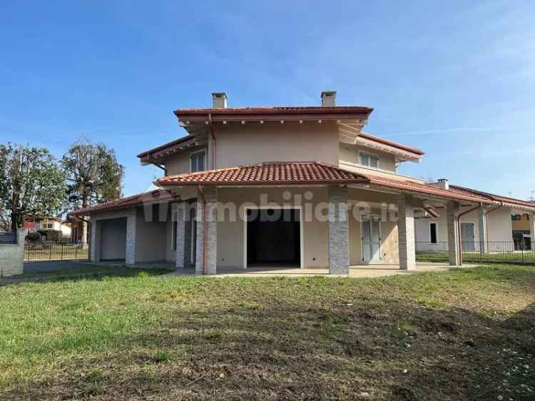 Villa unifamiliare via ceredo, Centro, Borgomanero