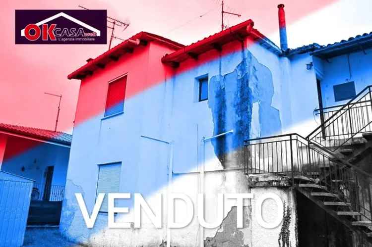 Villa singola in Via verdi, Turriaco, 10 locali, 2 bagni, con box