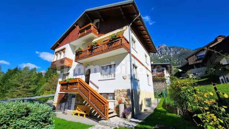 Villa unifamiliare via Antonio Berti, 6, Auronzo, Auronzo di Cadore